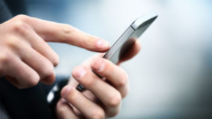 Jak sledovat polohu někoho pomocí telefonního čísla: 3 určité způsoby