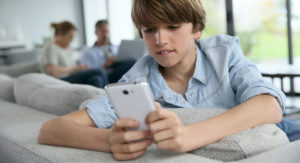 Verwenden Sie Überwachungs-Apps, um Ihre Kinder zu schützen