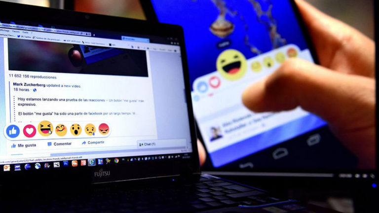 Cómo revisar los mensajes de facebook de novios